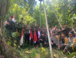 Sinergitas TNI-Polri Satgas Pamtas Yonif 645/GTY Gelar Patroli Gabungan di Perbatasan RI -Malaysia