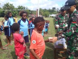 Satgas Yonif 143/TWEJ Jadikan Sekolah Tempat Menyenangkan Siswa