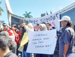 Buntut Wartawan Diusir, 100-an Jurnalis Sumbar Lakukan Aksi Damai