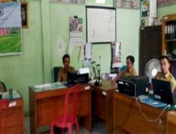 Pemdes Talang Indah Salurkan BLT-DD Atasi Kemiskinan