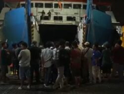 Evakuasi Kendaraan di KMP Royce 1 Dihentikan Sementara, Kapal Mulai Miring 