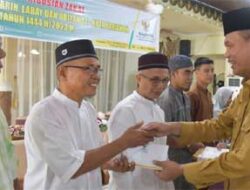 Pemko Pariaman Salurkan Zakat kepada Para Imam