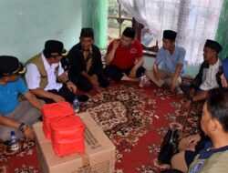 Bupati Agam Jenguk Korban Tanah Longsor di Palupuah