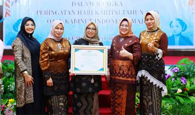 Terima penghargaan
