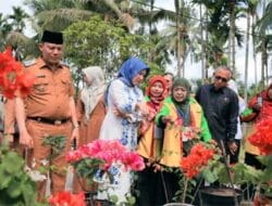 Wakil Bupati Pasaman, Buka Festival Tanaman Hias, Ny.Susi Benny Puji Keindahan Bunga Masyarakat Bonjol