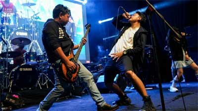 Kolaborasi Savaz Band