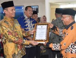 Wako Pariaman Beri Piagam Penghargaam kepada Para Purna Tugas ASN