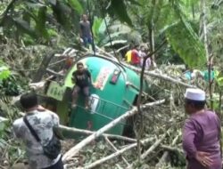 Truk Tangki CPO Masuk Jurang Sedalam 25 Meter, 1 Tewas 1 Kritis