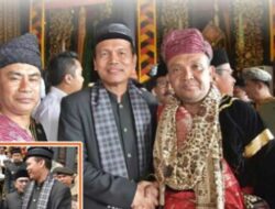 Genius Umar Hadiri Prosesi Gelar Adat Kepada Wamen Ketenagakerjaan di Istano Pagaruyung