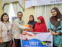 Sekda Mara Ondak, Serahkan Bantuan untuk Penyandang Disabilitas