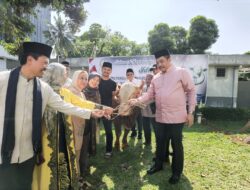 Peringati Idul Adha, Kesetjenan DPD RI Potong dan Bagikan Daging Kurban ke Pegawai dan Warga