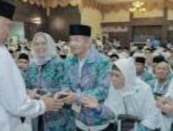 Gubernur Sumbar Lepas Keberangkatan 393 CJH Kloter 1 Embarkasi Padang