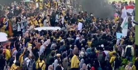 Ribuan Mahasiswa UIN Bukittinggi Demo