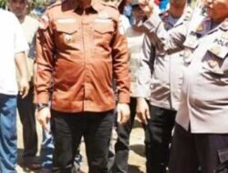 Kompol Efdar Roza Gandeng Bupati Tinjau Posko Satkamling