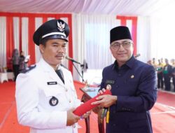 Pj Bupati Apriyadi Mahmud Lantik Kepala Desa Bayat Ilir Antar Waktu dan Sampaikan Pesan Penting dalam Pelantikan