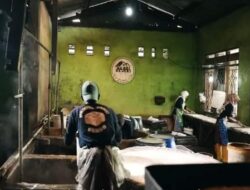 Dulu Jualan Keliling, Perempuan Ini Sukses Punya Pabrik Tahu Sendiri