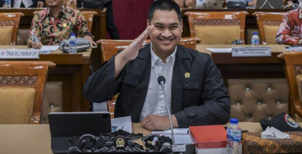 KPK Minta Menpora Ubah Keterangan Mobil Mewah dalam LHKPN