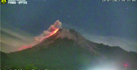 Gunung Merapi Kembali Luncurkan Awan Panas Guguran