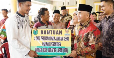 Pj Bupati Apriyadi Tinjau Pembangunan Bedah Rumah Warga di Kecamatan Babat Supat