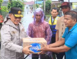 Dua Ribu Personel Polda Sumbar Turun Tangan Bantu Korban Banjir di Kota Padang