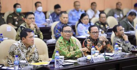 Komite I DPD RI dan Pemerintah Bahas Keppres dan Inpres Soal Penyelesaian Pelanggaran HAM Berat Secara Non Yudisial