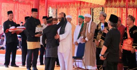 Benny Utama Sandang Gelar 'Kari Ibrahim' Suluah Bendang Syarak Basa IX Lubuak Sikapiang