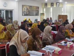 Puluhan Guru SMP Agam Belajar Menulis Biografi