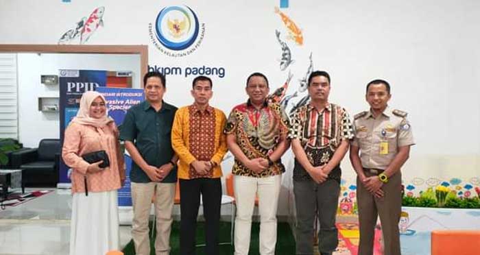 Pj Bupati Mentawai foto bersama