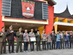 12 Wartawan Agam Dapat Penghargaan dari Bupati