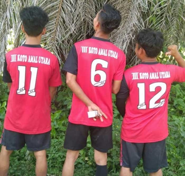 Ini tiga dari empat pemain sepaktakraw Padang Laring