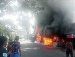 Enam Toko, Satu Mobil dan Tiga Sepeda Motor Hangus Terbakar