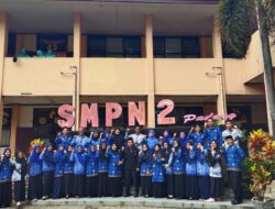 SMPN 2 Kota Padang Meriahkan HUT RI ke-78 dengan Upacara Berpakaian Adat