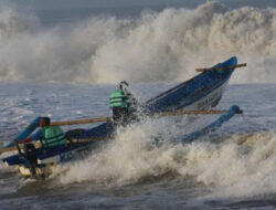Peringatan Dini BMKG: Potensi Gelombang Tinggi di Berbagai Perairan