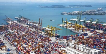 Pemprov Sumbar Sosialisasikan Peraturan Perdagangan Luar Negeri kepada Eksportir