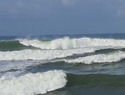 Gelombang Tinggi Ancam Pesisir Selatan DIY, BMKG Himbau Warga Waspada