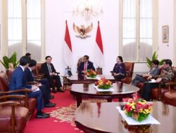 Kunjungan Kehormatan Ketua Parlemen Vietnam Dibahas oleh Presiden Jokowi di Istana Merdeka