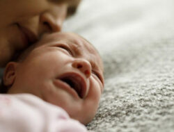 Bayi Berusia Satu Hari Diberi Air Putih, Akibatkan Perawatan di NICU