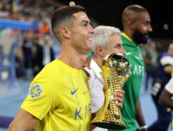 Cristiano Ronaldo Raih Gelar Juara Liga Champions Arab 2023, Netizen Cibir Selebrasi Berlebihan