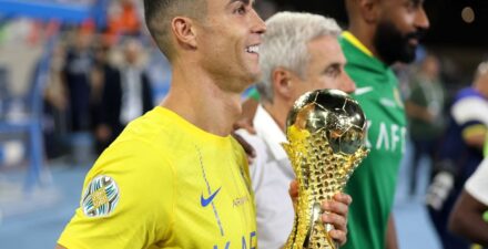 Cristiano Ronaldo dan trofi Liga Champions Arab 2023
