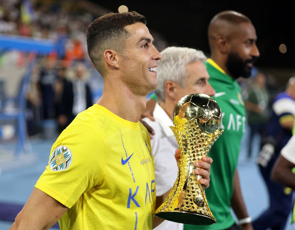Cristiano Ronaldo dan trofi Liga Champions Arab 2023
