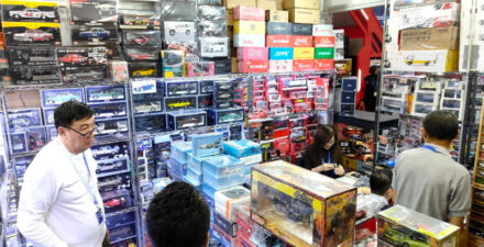Booth penjual diecast di GIIAS 2023.