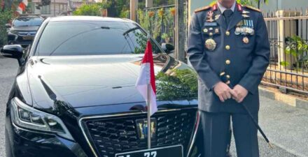 Komjen. Pol. (Purn.) Dr. Boy Rafli Amar, M.H. terima anugerah Bintang Mahaputera Pratama dari Presiden Jokowi. (Dok. Istimewa)