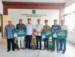 Dinas Koperasi Muba Serahkan Alat Kerja 20 Pelaku Usaha Bengkel