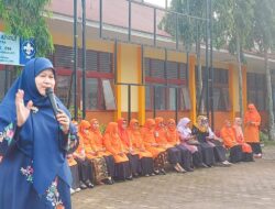 Ummi Harneli Bekali Kunci Sukses Kepemimpinan Bagi Seribuan Siswa SMAN 4 Padang