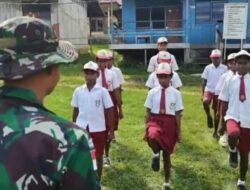 Satgas Yonif 310/KK Latih PBB Untuk Petugas Bendera di Upacara HUT Ke 78 RI