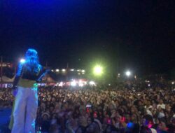 Lagu Hits Kintani Goncang Malam Puncak HUT Kemerdekaan di Agam