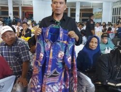 Gubernur Sumbar Lepas Baju yang Dipakainya Untuk Dilelang Guna Pembebasan Lahan Masjid IKM Tasikmalaya