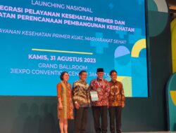 Dinilai Cepat Tanggap, Mahyeldi Menjadi Satu-Satunya Gubernur yang Langsung Menerima Kepmenkes Saat Launching ILP