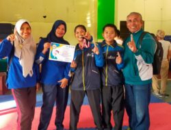 Dipastikan Akan Ikut O2SN Nasional Cabang Karate ; Alya Nayla SiswiSMPN 1 Batang Anai Padang Pariaman Raih Mendali Emas