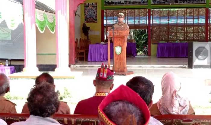 Kepala DPMD Kotawaringin Timur Raihansyah menyampaikan sambutan saat penilaian BUMDes Bapeang untuk lomba BUMDes tingkat Provinsi Kalimantan Tengah, Senin (14/8/2023).